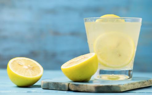 वजन कम करने के लिए रोजाना पीते हैं नींबू पानी, तो छोड़ दें ये आदत, नहीं तो ये दिक्कत हो जाएगी शुरू वजन कम करने के लिए रोजाना पीते हैं नींबू पानी, तो छोड़ दें ये आदत, नहीं तो ये दिक्कत हो जाएगी शुरू