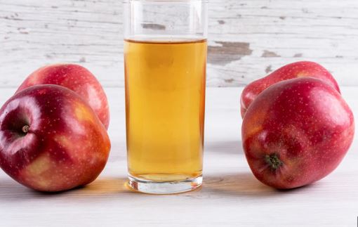 रोज एप्पल जूस पिएंगे तो क्या होगा, सेब का जूस पीते वक्त बरतें ये सावधानियां रोज एप्पल जूस पिएंगे तो क्या होगा, सेब का जूस पीते वक्त बरतें ये सावधानियां