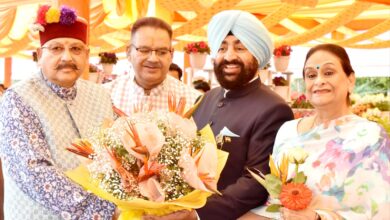 प्रकृति से जुड़ने का संदेश देती है पुष्प प्रदर्शनी- महाराज