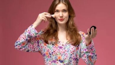 रोजाना मेकअप करना सही या गलत? क्या इससे स्किन पर पड़ता है असर?