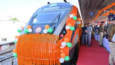 प्रधानमंत्री ने लखनऊ-देहरादून के बीच नई वंदे भारत ट्रेन का किया शुभारंभ