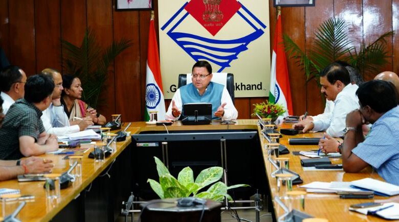 सीएम धामी ने 31 मई तक ऑफलाइन रजिस्ट्रेशन पूरी तरह बंद करने के दिए निर्देश