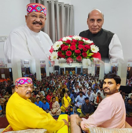 मोदी सरकार में देश का रक्षा तंत्र मजबूत हुआ- महाराज मोदी सरकार में देश का रक्षा तंत्र मजबूत हुआ- महाराज