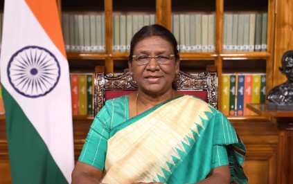 आज अयोध्या आएंगी राष्ट्रपति द्रौपदी मुर्मू , रामलला के दर्शन कर आरती में करेंगी शिरकत आज अयोध्या आएंगी राष्ट्रपति द्रौपदी मुर्मू , रामलला के दर्शन कर आरती में करेंगी शिरकत