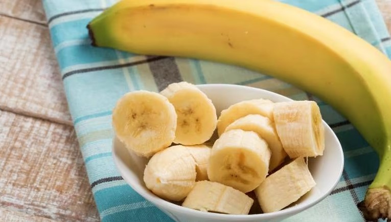 रोज केला खाने वालों के लिए बुरी खबर, जान लीजिए शरीर पर क्या दिखते हैं साइड इफेक्ट्स रोज केला खाने वालों के लिए बुरी खबर, जान लीजिए शरीर पर क्या दिखते हैं साइड इफेक्ट्स