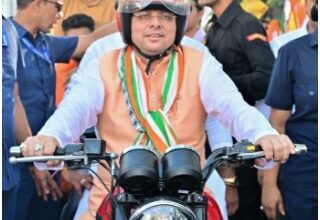 रूड़की में सीएम के नेतृत्व में निकली तिरंगा बाइक रैली