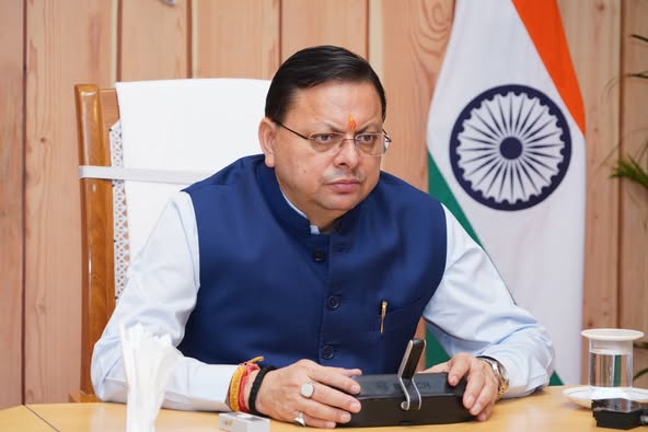 सड़कों को जल्द गड्ढा मुक्त बनाए सरकार : मुख्यमंत्री पुष्कर सिंह धामी ने अधिकारियों को दिए सख्त निर्देश