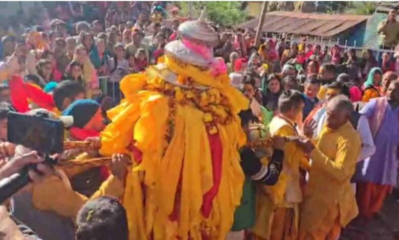 मक्कूमठ में विराजमान तृतीय केदार तुंगनाथ, रुद्रप्रयाग में भक्तों की उमड़ती श्रद्धा.. मक्कूमठ में विराजमान तृतीय केदार तुंगनाथ, रुद्रप्रयाग में भक्तों की उमड़ती श्रद्धा..