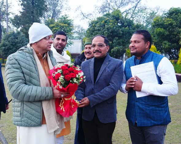 पिलखी स्वास्थ्य केंद्र को 30 बेड वाले CHC में उच्चीकृत करने पर CM धामी से प्रतिनिधिमंडल की सकारात्मक वार्ता.. पिलखी स्वास्थ्य केंद्र को 30 बेड वाले CHC में उच्चीकृत करने पर CM धामी से प्रतिनिधिमंडल की सकारात्मक वार्ता..