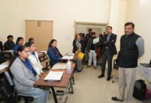 मुख्य सचिव आनन्द बर्द्धन ने बुधवार को देहरादून जनपद में कौशल विकास एवं सेवायोजन विभाग के अंतर्गत संचालित स्किल हब सहसपुर का दौरा किया। मुख्य सचिव आनन्द बर्द्धन ने बुधवार को देहरादून जनपद में कौशल विकास एवं सेवायोजन विभाग के अंतर्गत संचालित स्किल हब सहसपुर का दौरा किया।