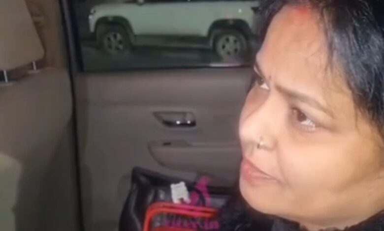 अंकित भंडारी हत्याकांड को फिर सुर्खियों में लाने वाली अभिनेत्री उर्मिला सनावर देहरादून पहुंची। अंकित भंडारी हत्याकांड को फिर सुर्खियों में लाने वाली अभिनेत्री उर्मिला सनावर देहरादून पहुंची।