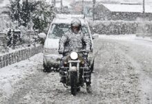 मौसम ने बदला मिजाज, बारिश-बर्फबारी का असर