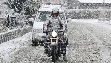 मौसम ने बदला मिजाज, बारिश-बर्फबारी का असर